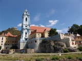 Recorridos en autobús hacia la Wachau. Fuente: Wikimedia Commons. Autor: Hochauer. Licencia: Creative Commons